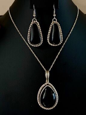 Navajo 925 Sterling Silver & Onyx: Earrings & Necklace Set